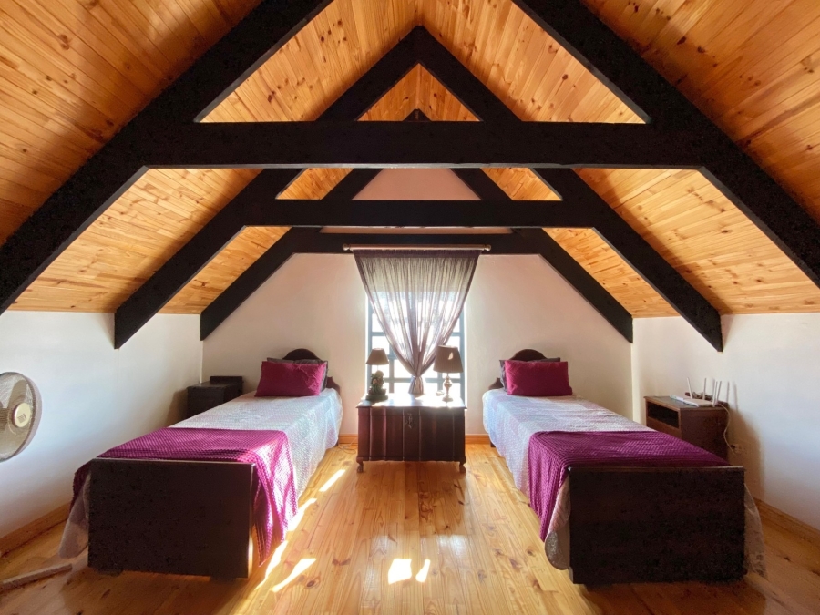 5 Bedroom Property for Sale in Hopefield Western Cape